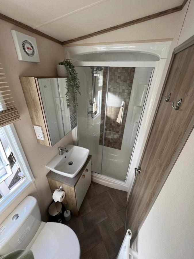 Anchors Rest - Family Caravan - Haven Lytchett Minster ภายนอก รูปภาพ