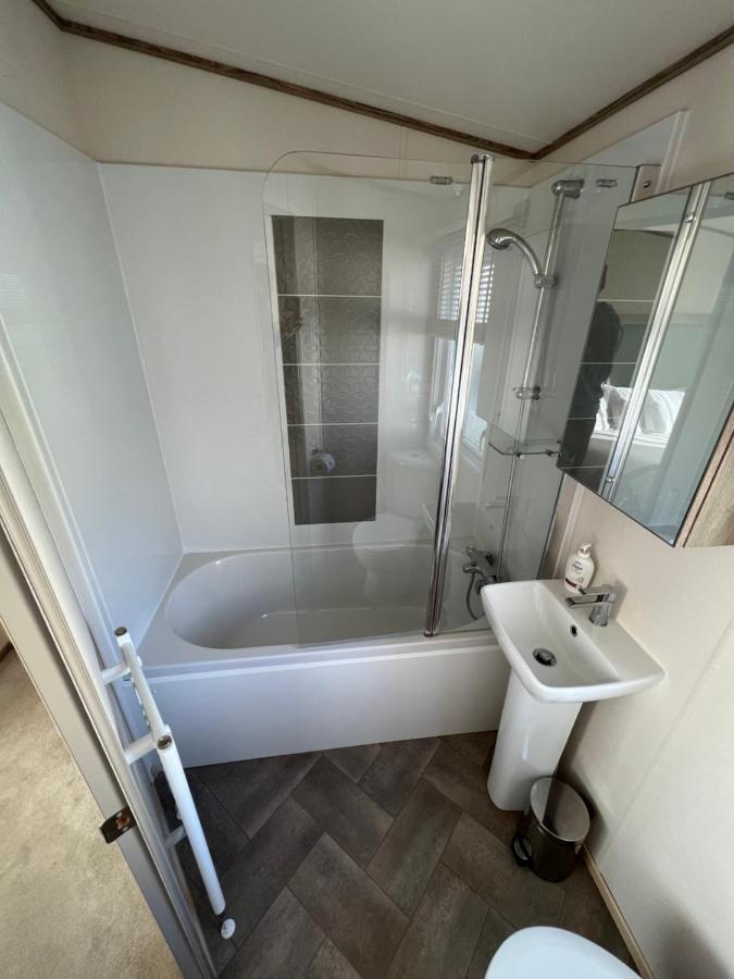 Anchors Rest - Family Caravan - Haven Lytchett Minster ภายนอก รูปภาพ